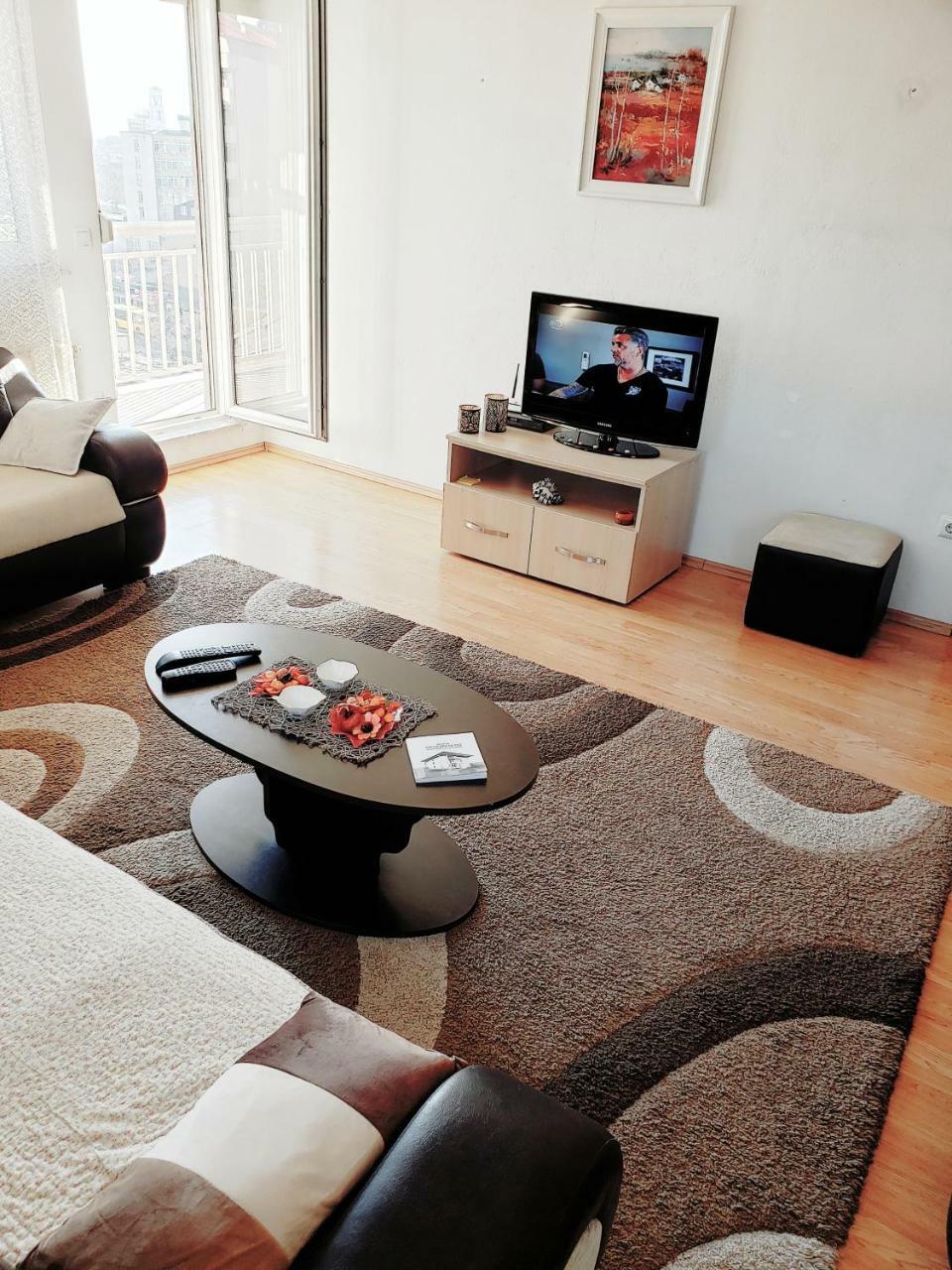 Appartement Welcoming In Prishtina à Pristina Extérieur photo