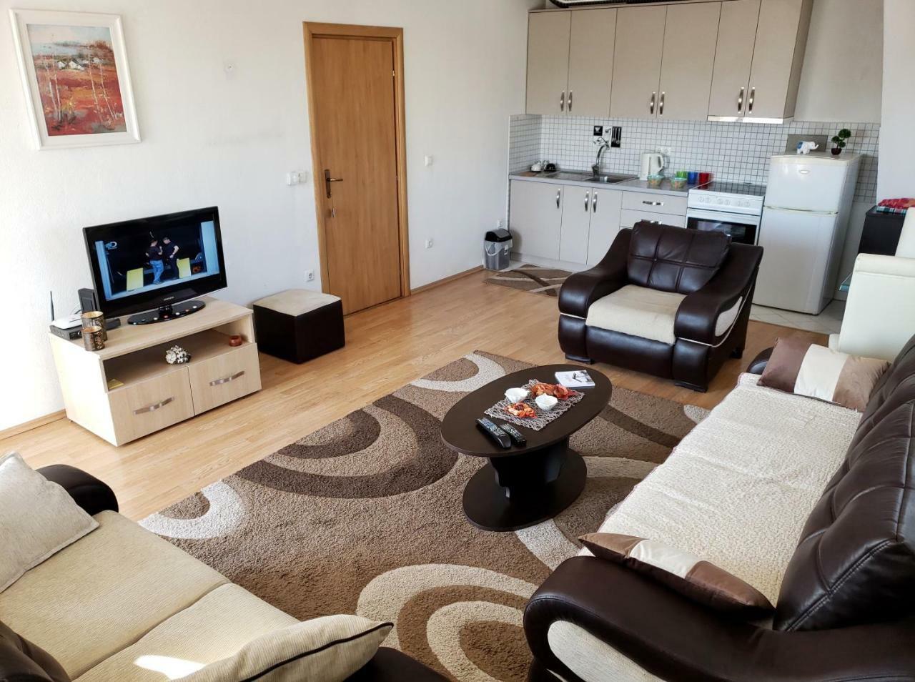Appartement Welcoming In Prishtina à Pristina Extérieur photo