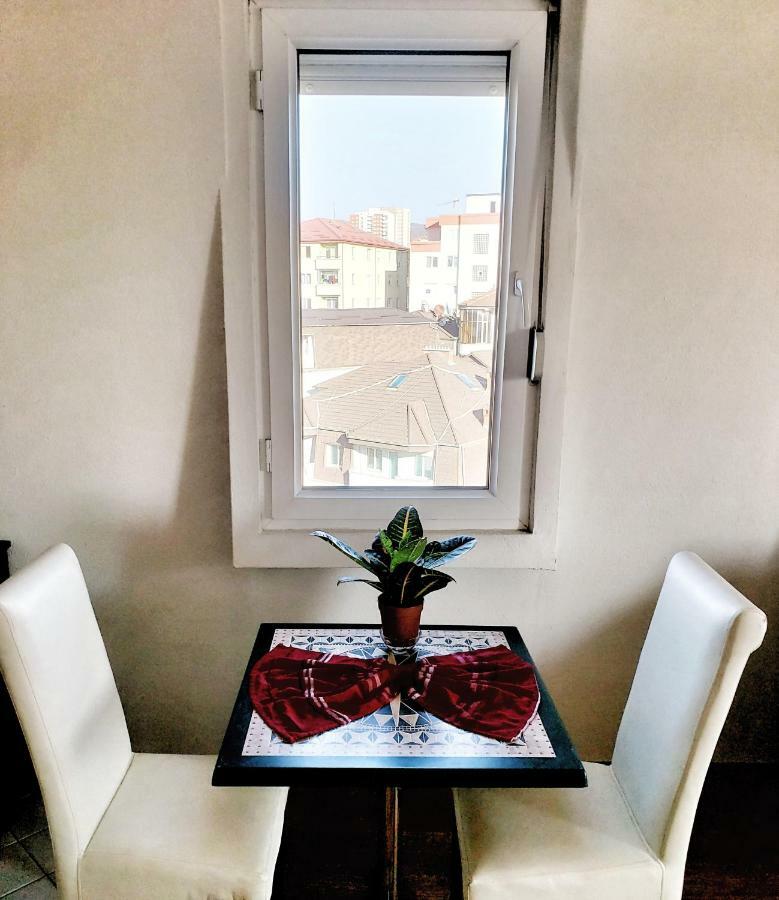 Appartement Welcoming In Prishtina à Pristina Extérieur photo